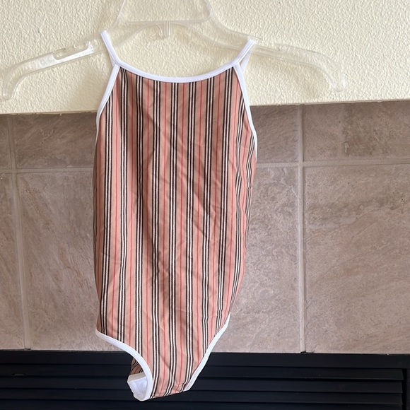 Burberry girls swimsuit - Picture 4 of 7